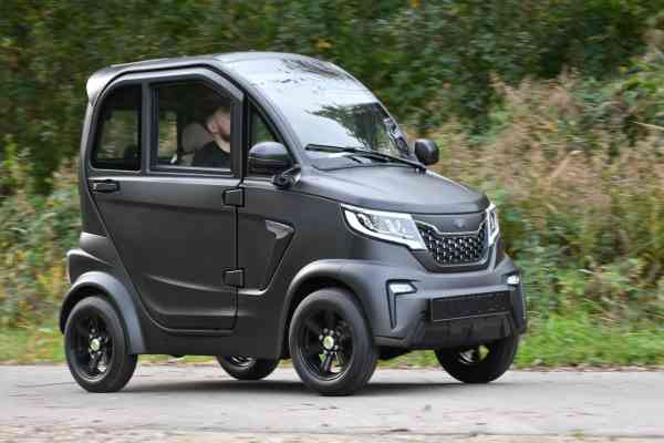 MOVE Vigorous 8 E-Kabinenroller, 45 km/h 4-rädrig, rundes Lenkrad